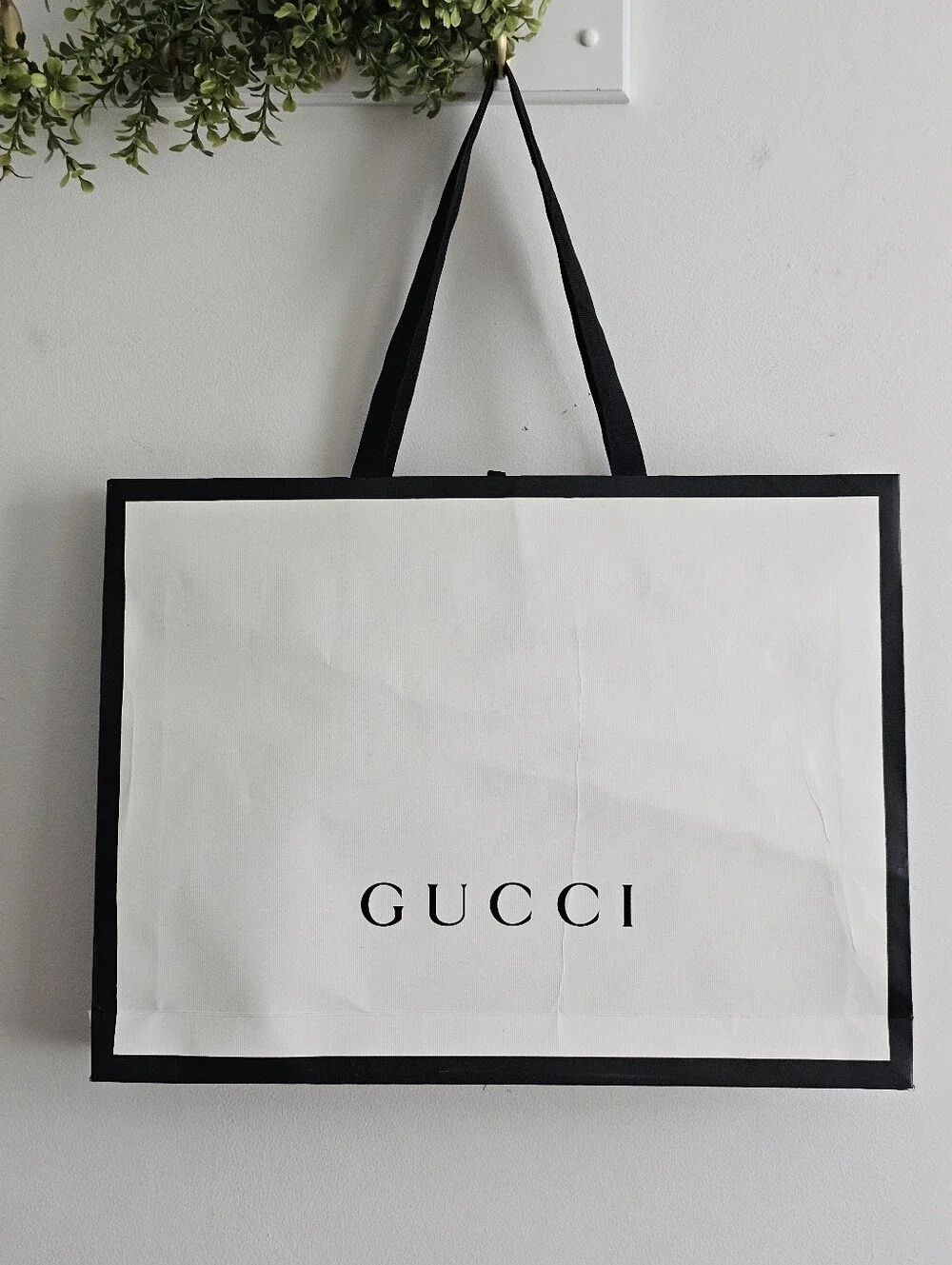 Gucci Large Shopping Gift Bag Tote White Black Logo Paper Store Bag